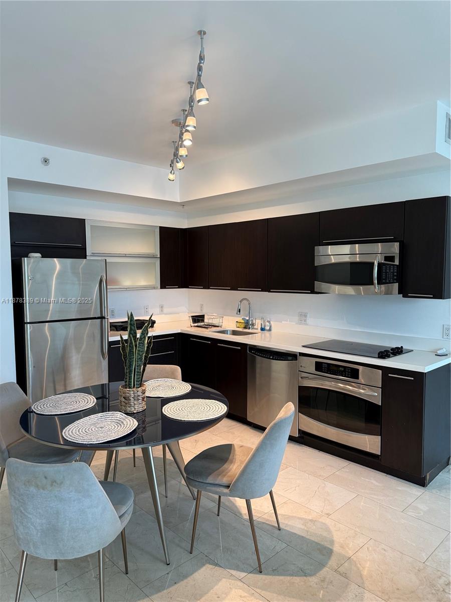 90 SW 3rd St #2103, Miami FL 33130
