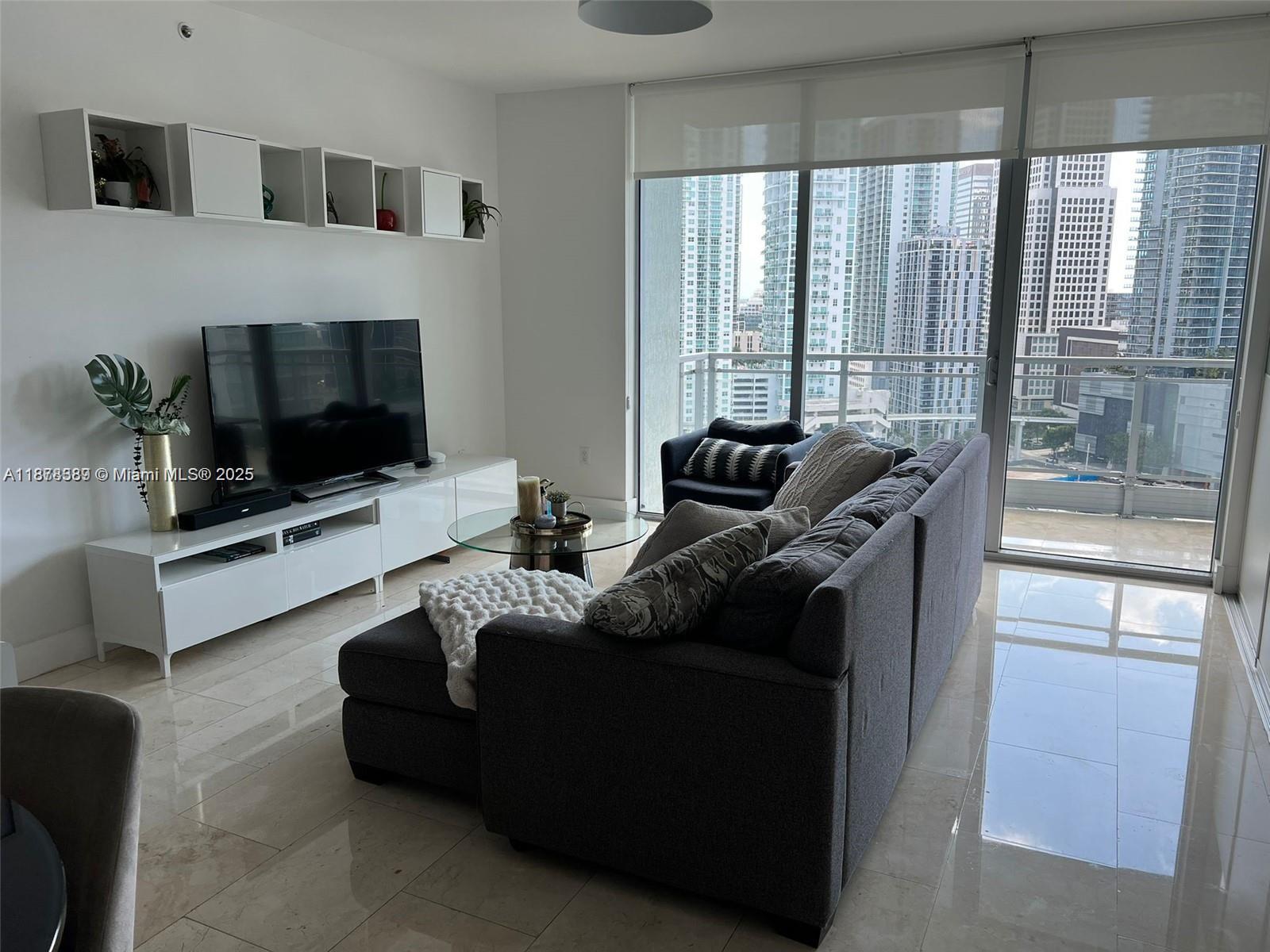 90 SW 3rd St #2103, Miami FL 33130