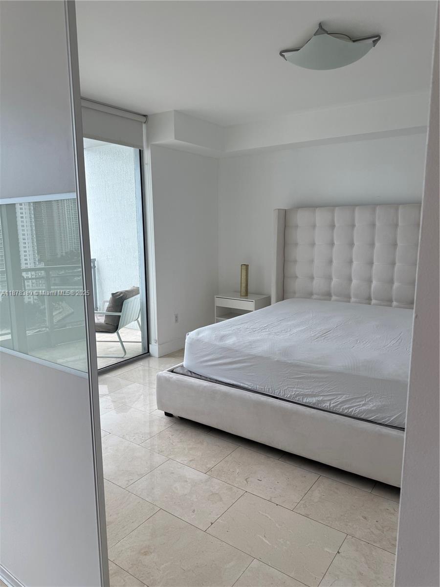 90 SW 3rd St #2103, Miami FL 33130