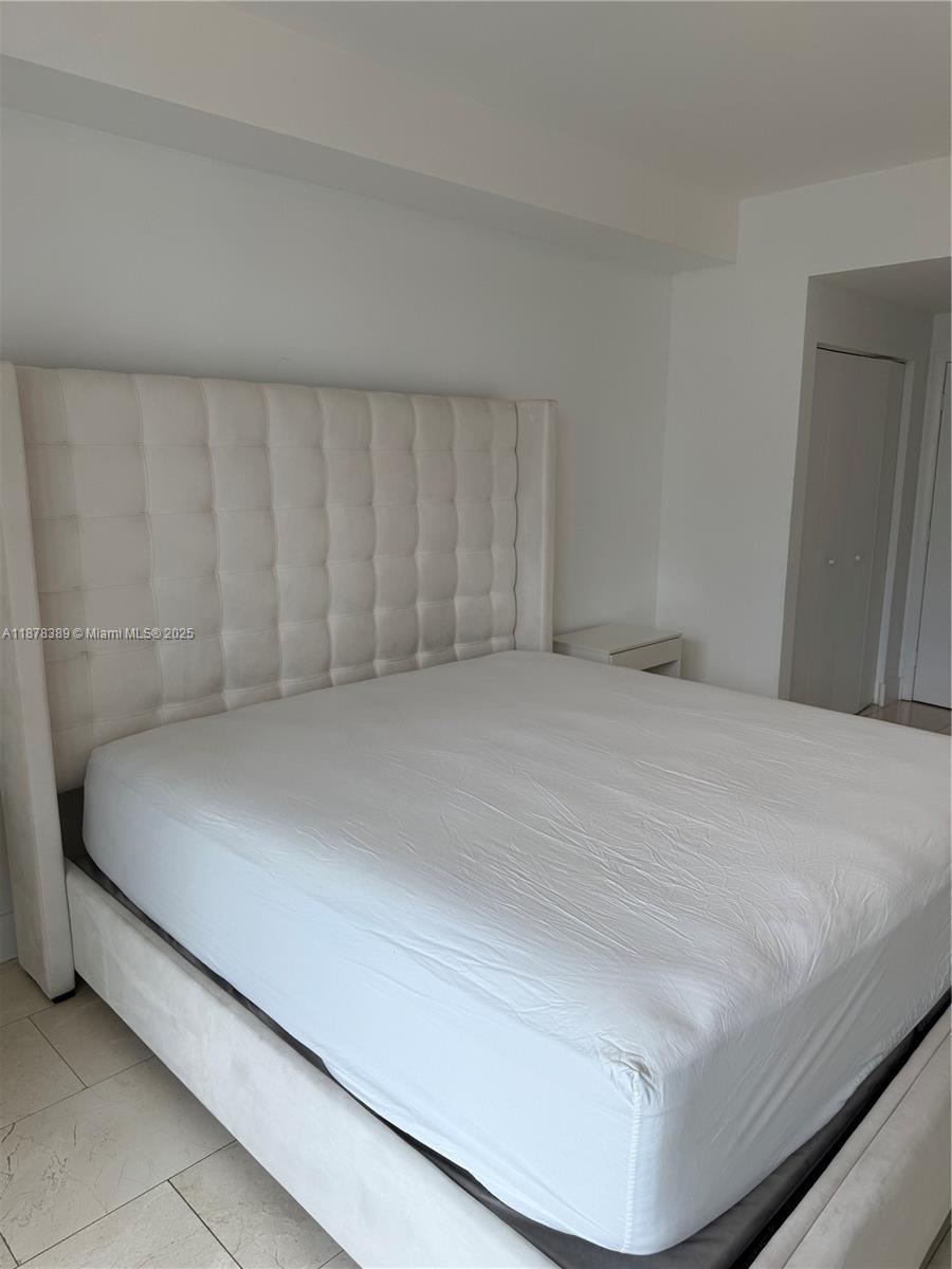 90 SW 3rd St #2103, Miami FL 33130