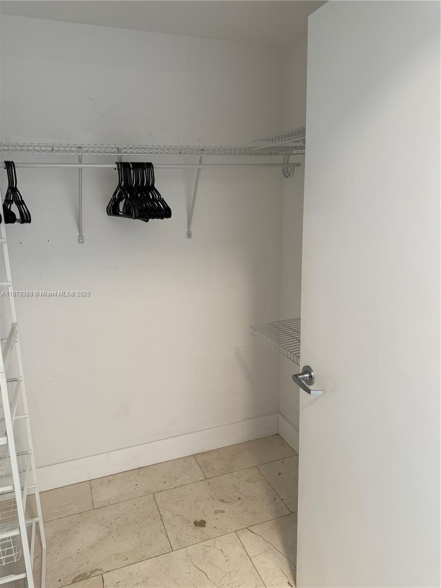 90 SW 3rd St #2103, Miami FL 33130