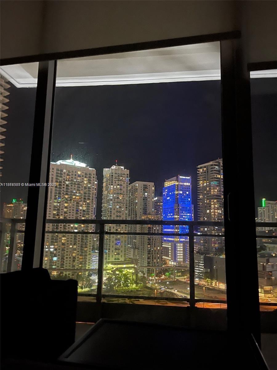 90 SW 3rd St #2103, Miami FL 33130