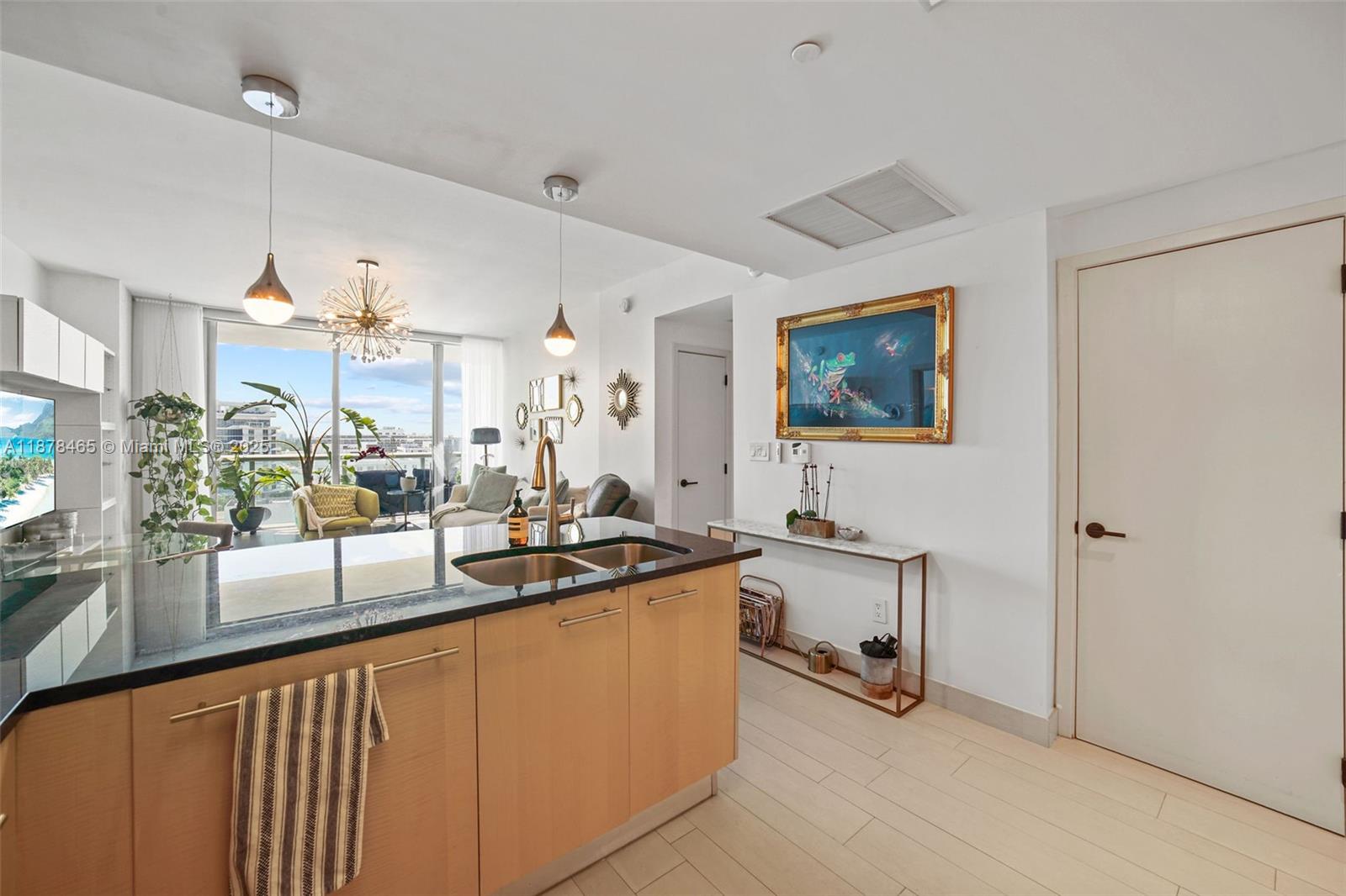 6799 Collins Ave #1006, Miami Beach FL 33141