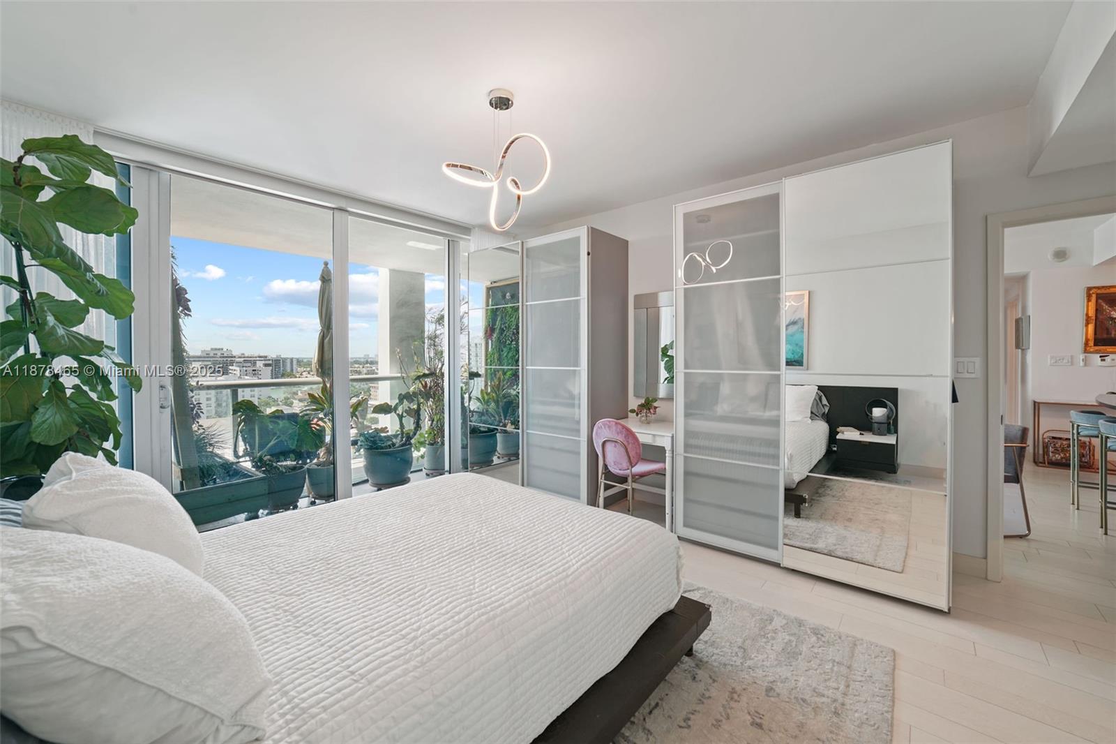 6799 Collins Ave #1006, Miami Beach FL 33141