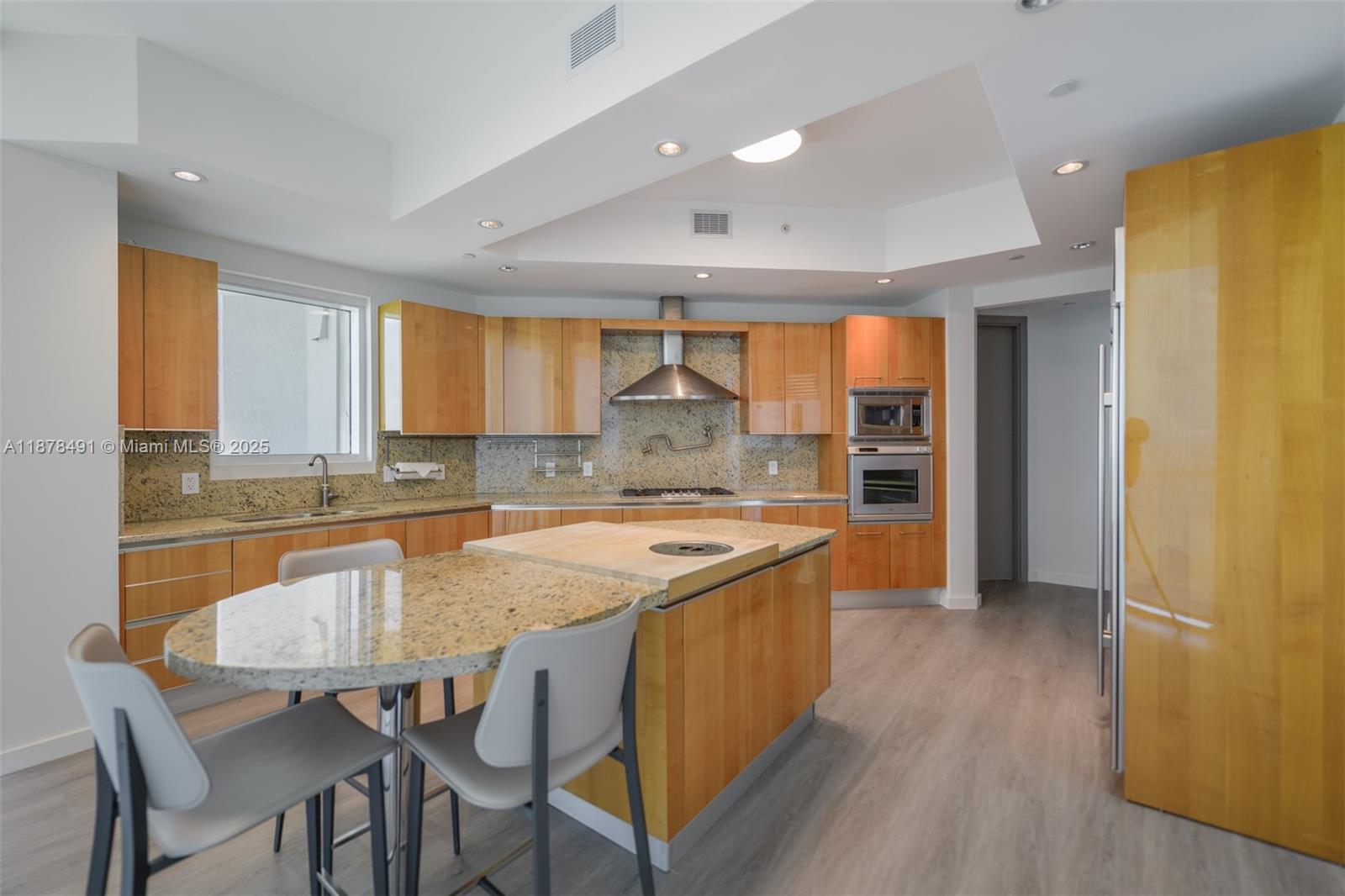 16051 Collins Ave #2102, Sunny Isles Beach FL 33160