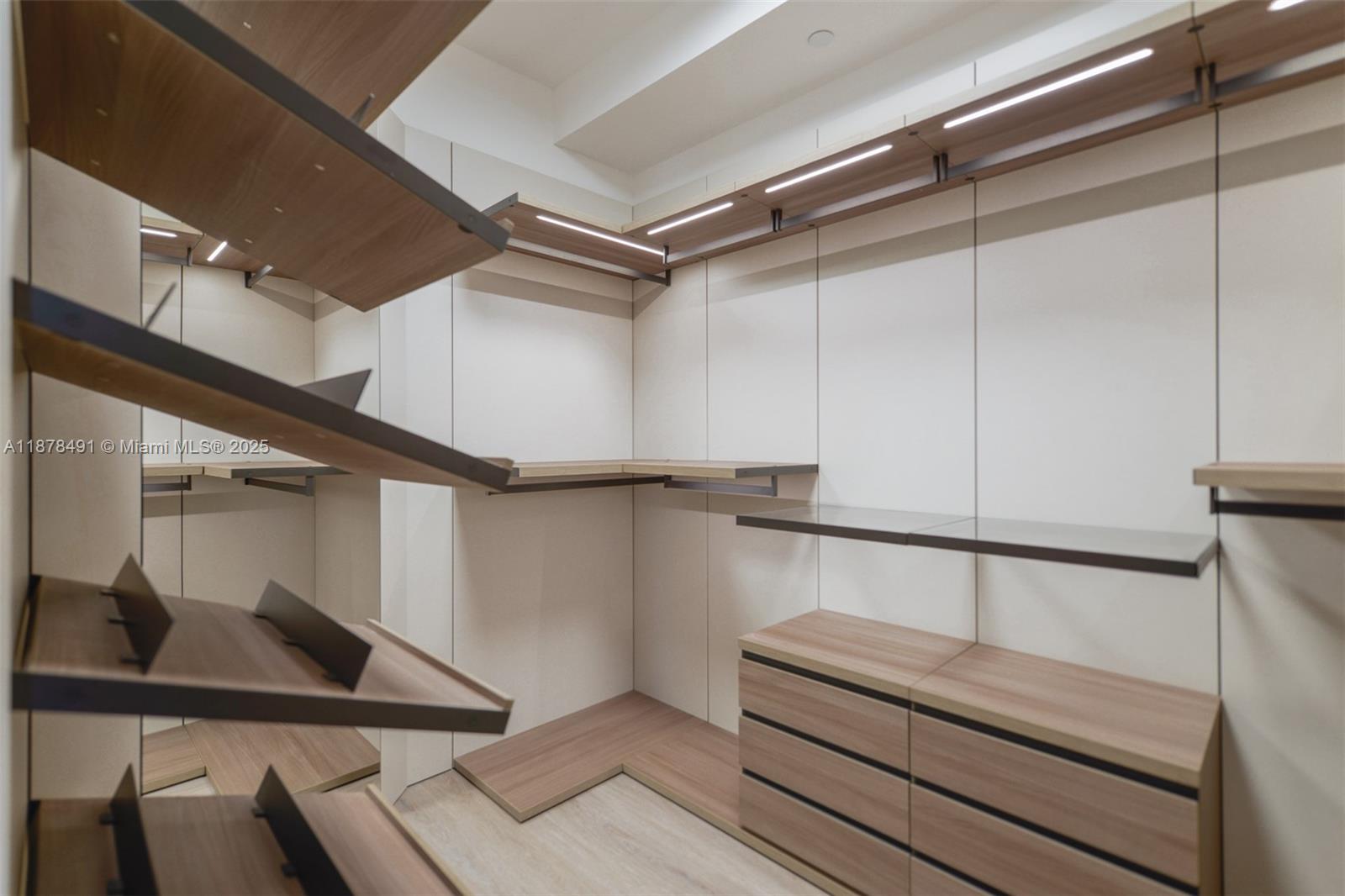 16051 Collins Ave #2102, Sunny Isles Beach FL 33160