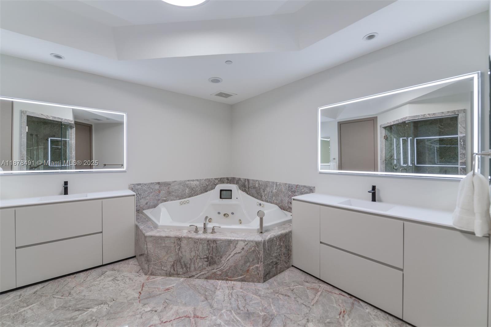 16051 Collins Ave #2102, Sunny Isles Beach FL 33160