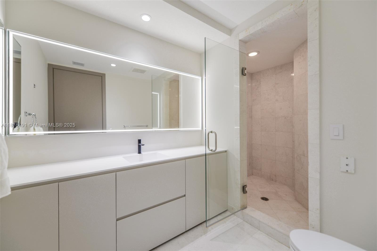 16051 Collins Ave #2102, Sunny Isles Beach FL 33160