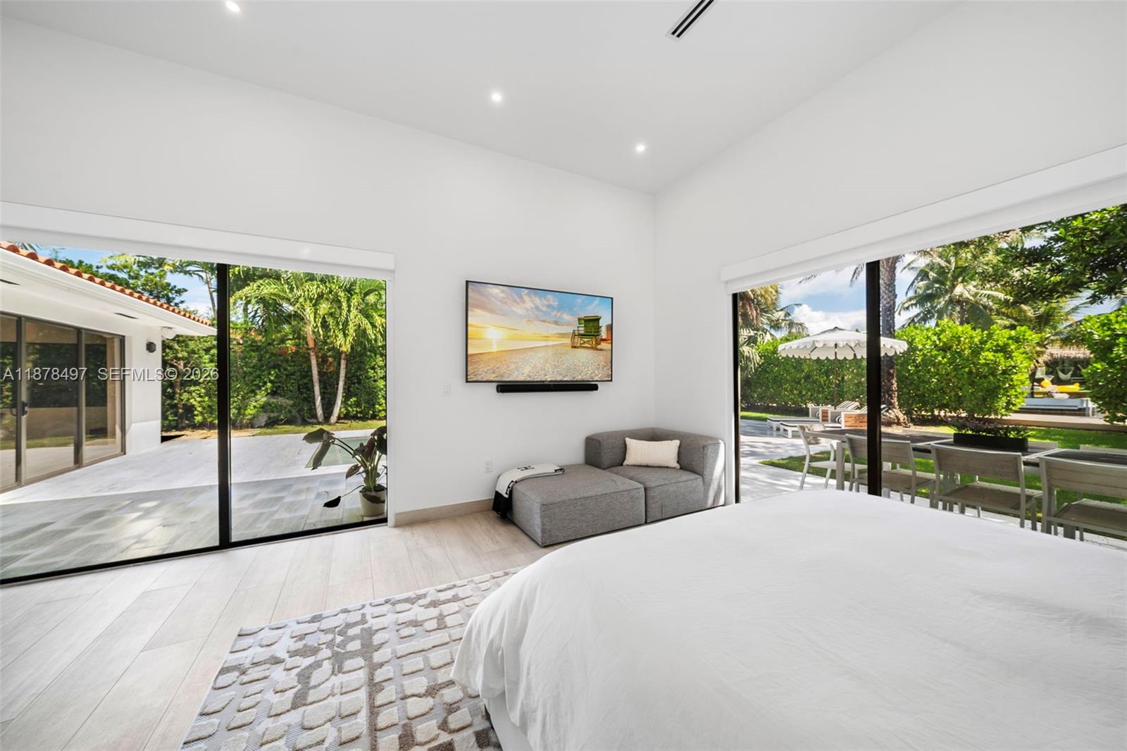 8033 Noremac Ave, Miami Beach FL 33141
