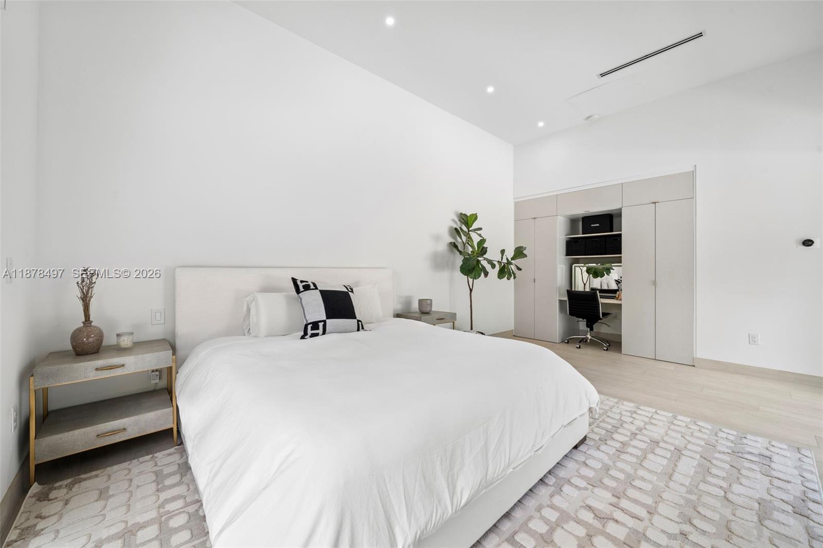 8033 Noremac Ave, Miami Beach FL 33141