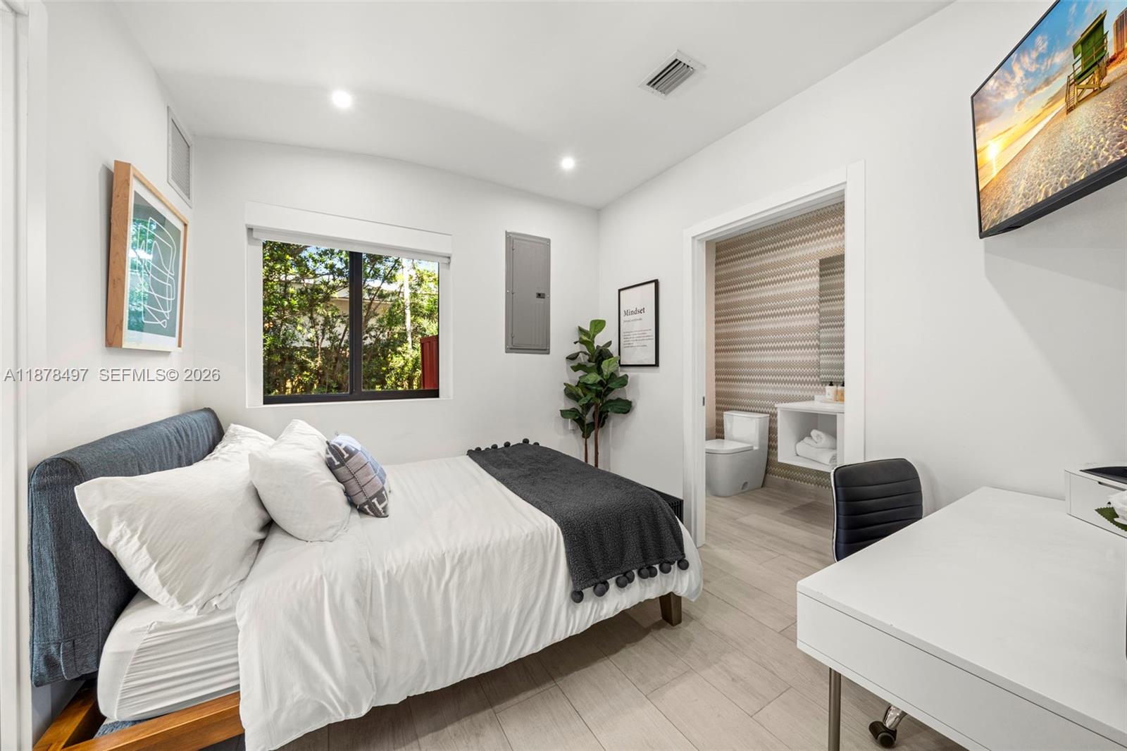 8033 Noremac Ave, Miami Beach FL 33141