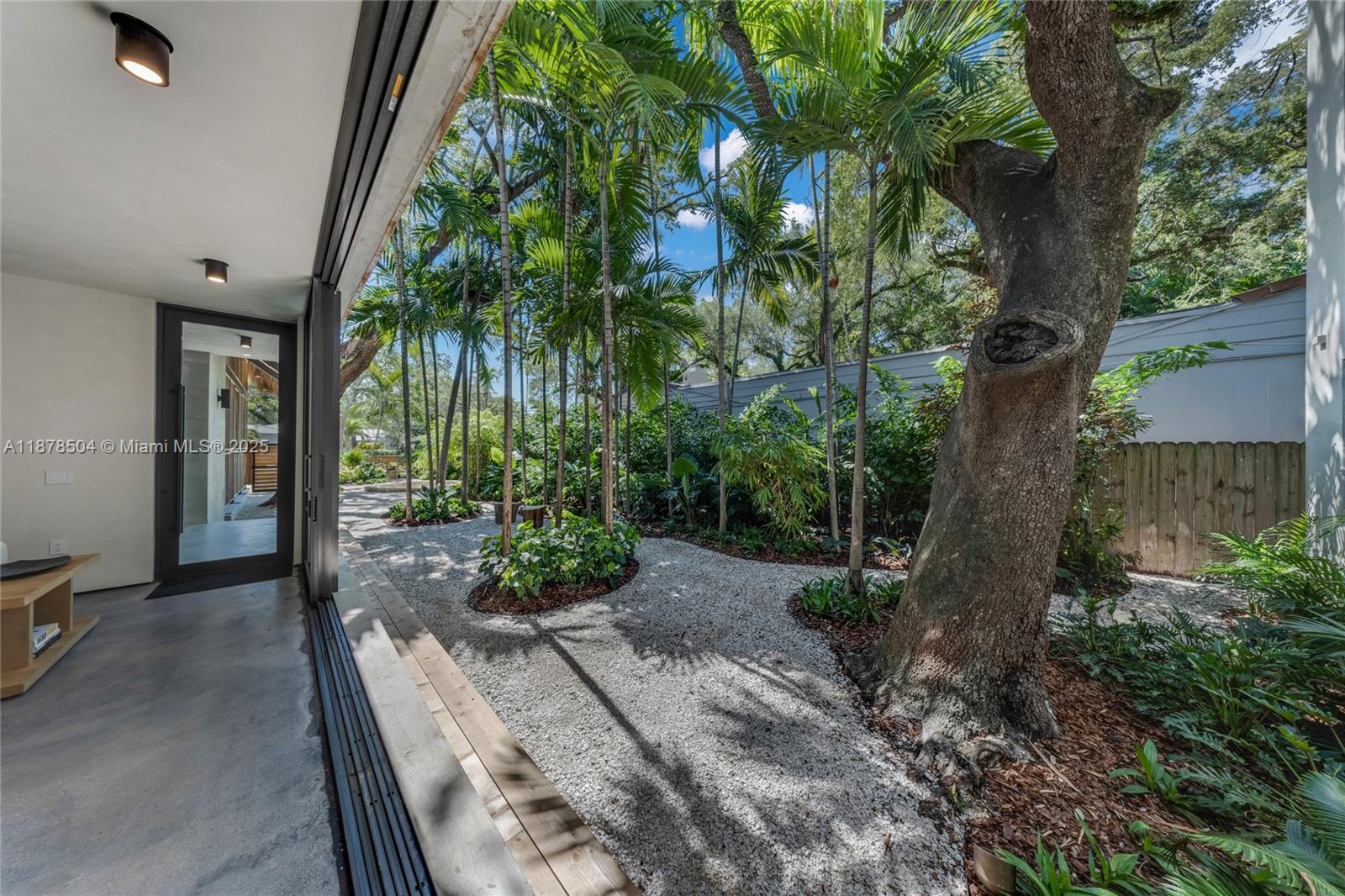1000 NW 9th Ct, Miami FL 33136