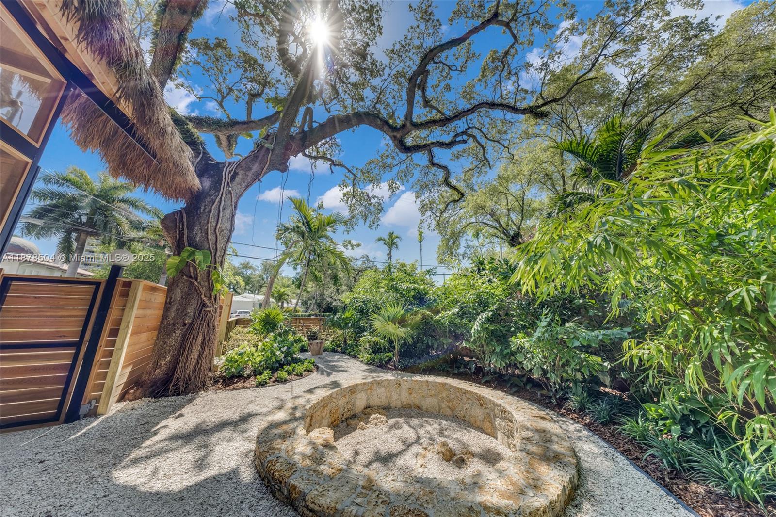 1000 NW 9th Ct, Miami FL 33136