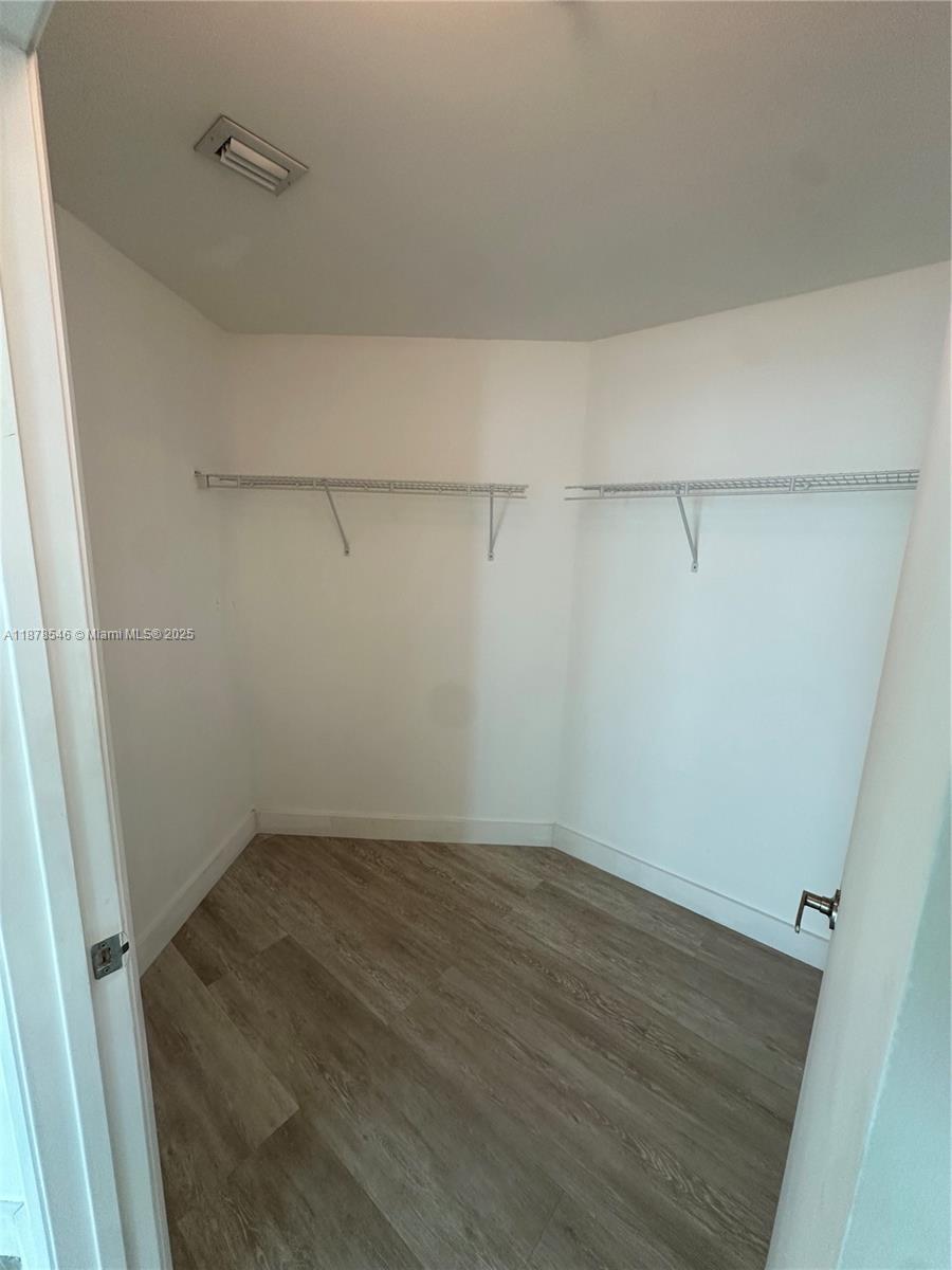 1900 N Bayshore Dr #2305, Miami FL 33132