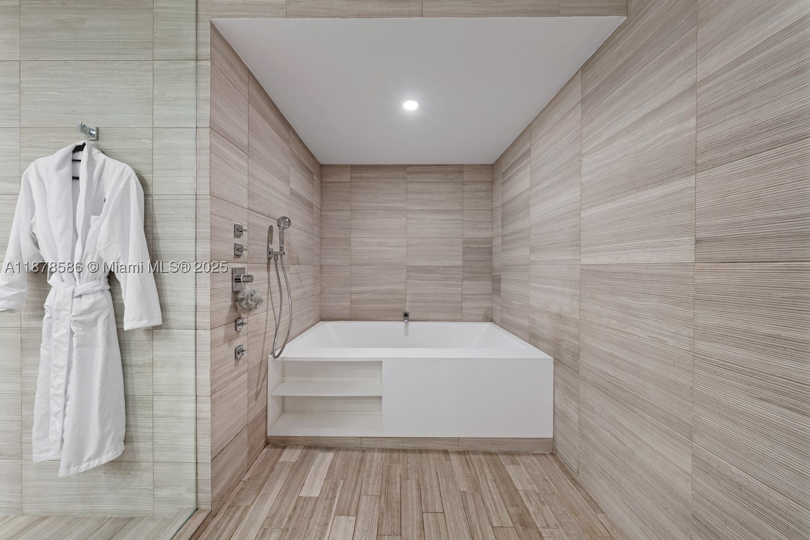 4701 N Meridian Ave #222, Miami Beach FL 33140