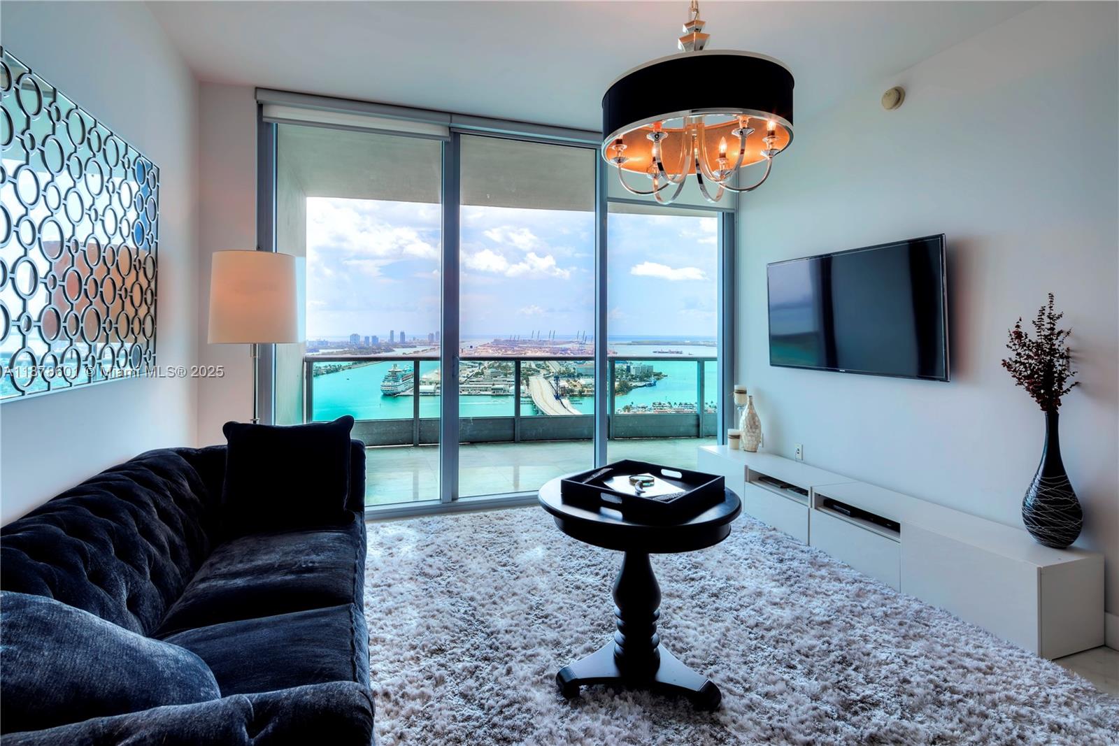 900 Biscayne Blvd #4003, Miami FL 33132