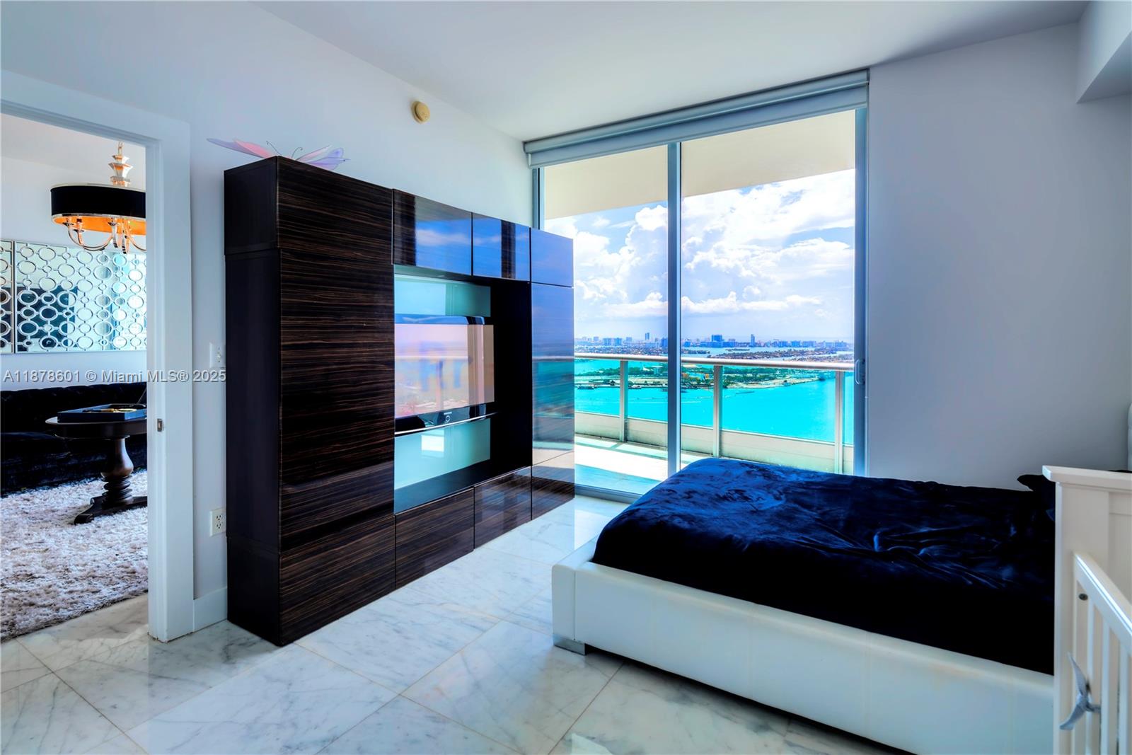900 Biscayne Blvd #4003, Miami FL 33132