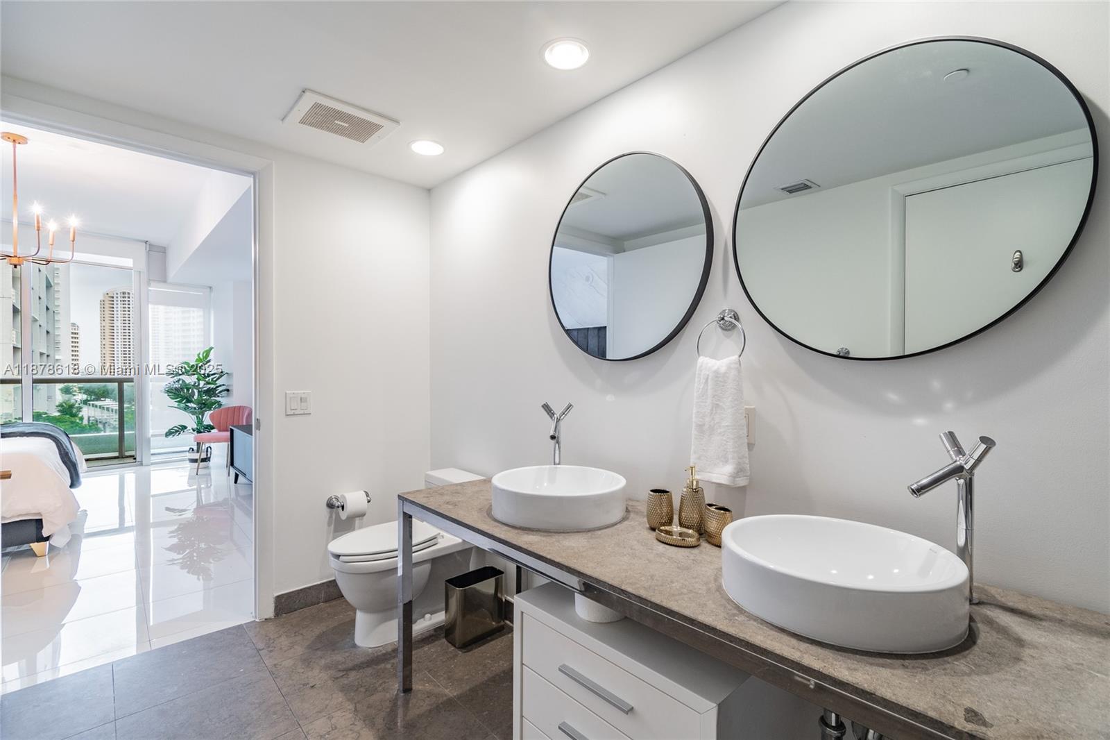 485 Brickell Ave #1601, Miami FL 33131