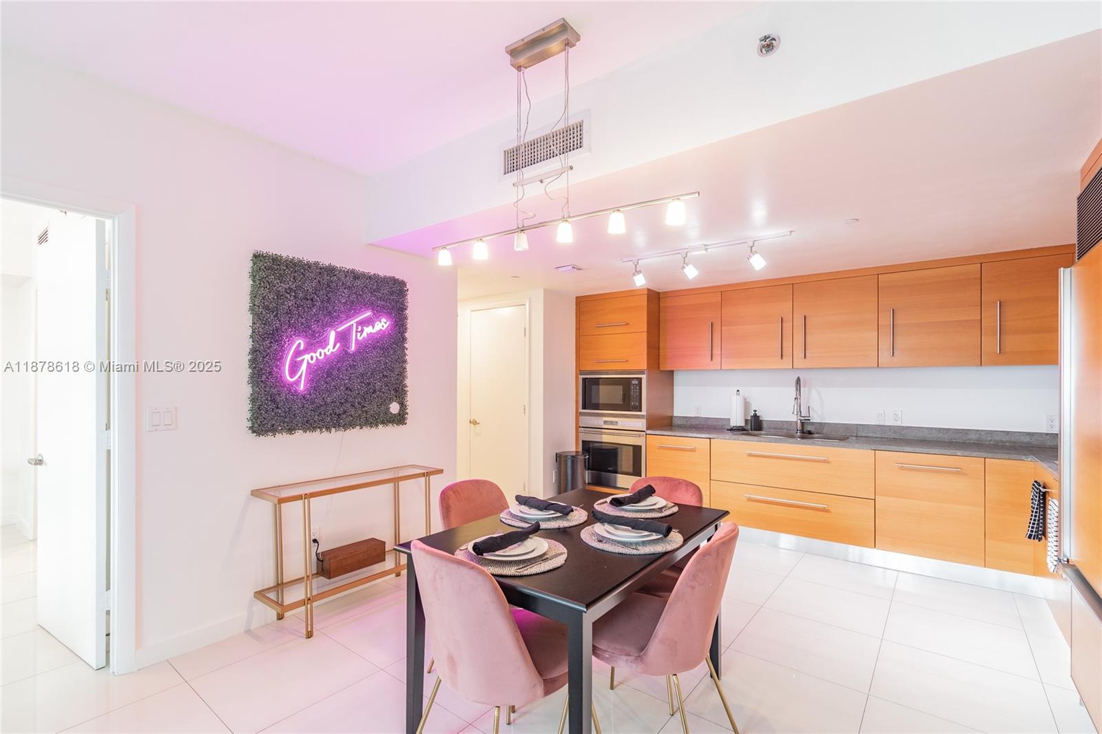 485 Brickell Ave #1601, Miami FL 33131