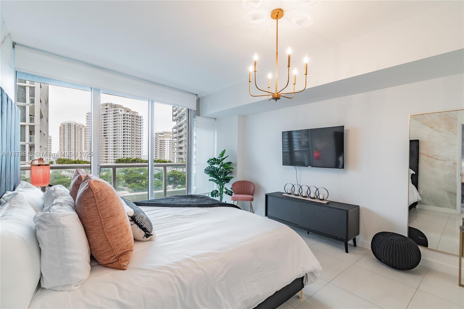 485 Brickell Ave #1601, Miami FL 33131