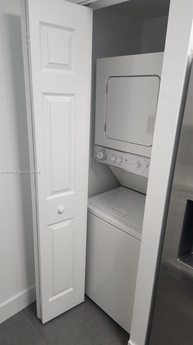 1155 Brickell Bay Dr #2405, Miami FL 33131