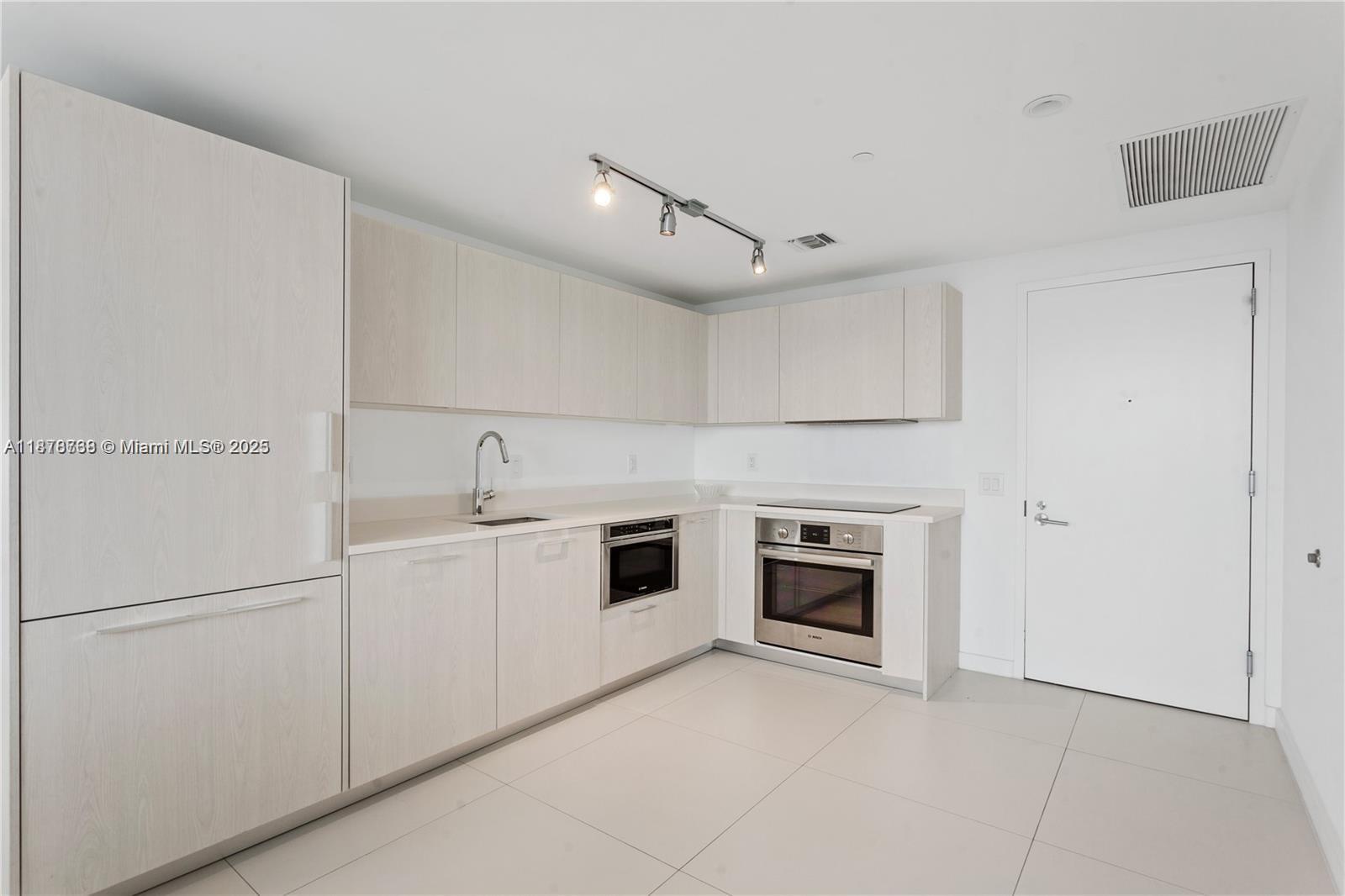 501 NE 31 #1709, Miami FL 33137
