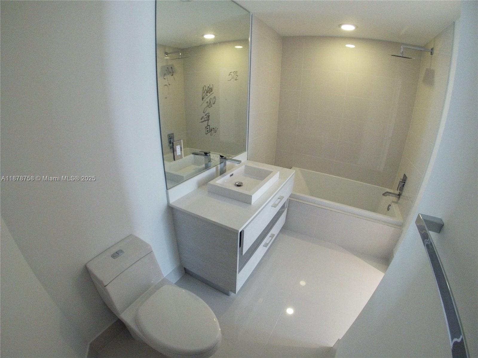 55 SW 9th St #2810, Miami FL 33130
