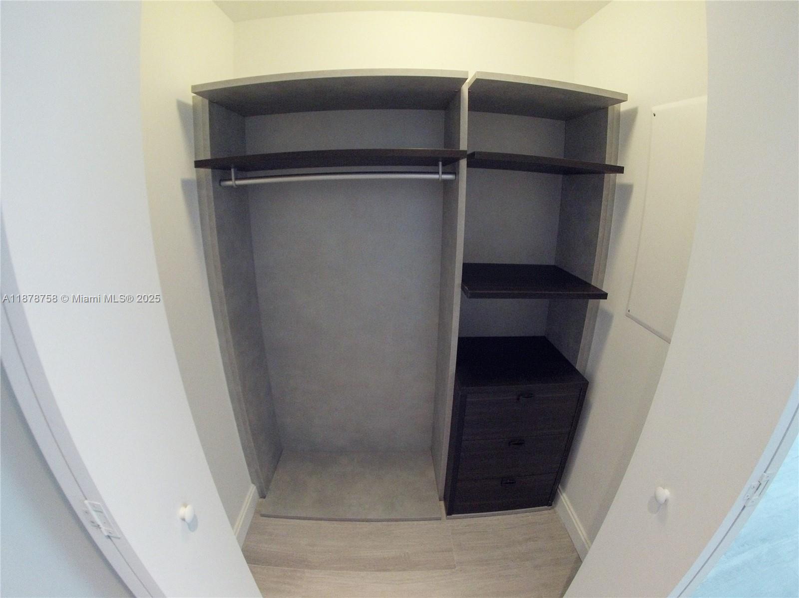 55 SW 9th St #2810, Miami FL 33130