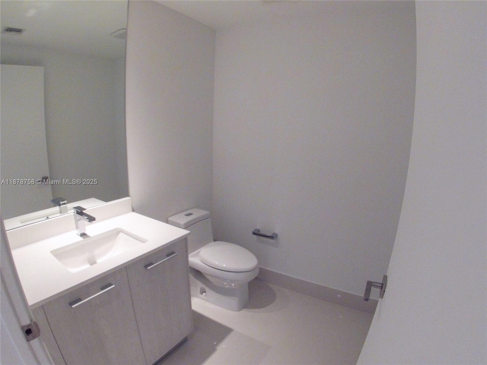 55 SW 9th St #2810, Miami FL 33130