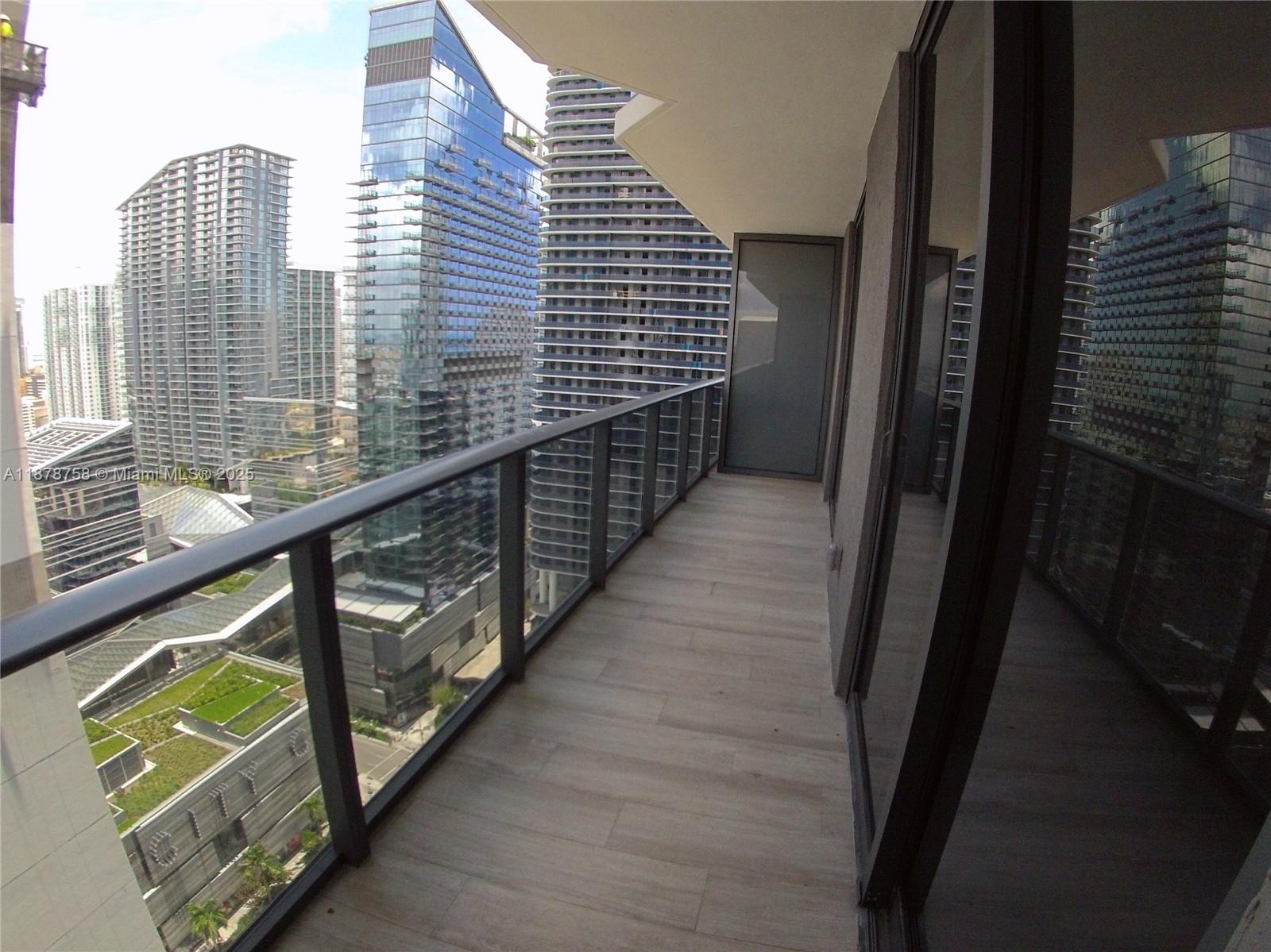55 SW 9th St #2810, Miami FL 33130