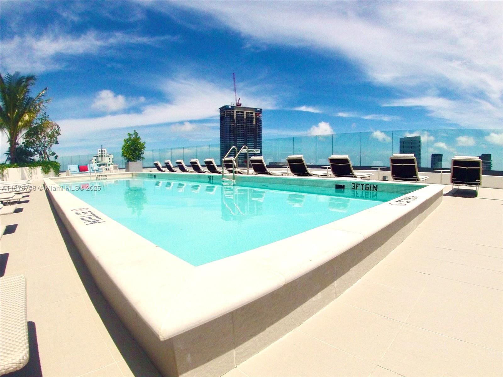 55 SW 9th St #2810, Miami FL 33130