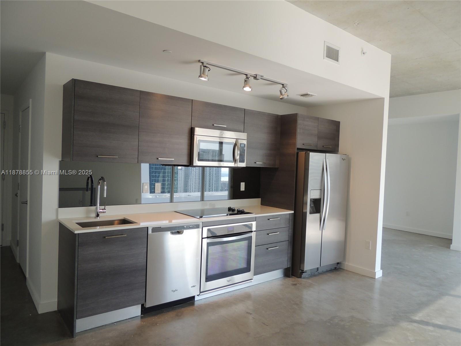 151 SE 1st St #3301, Miami FL 33131