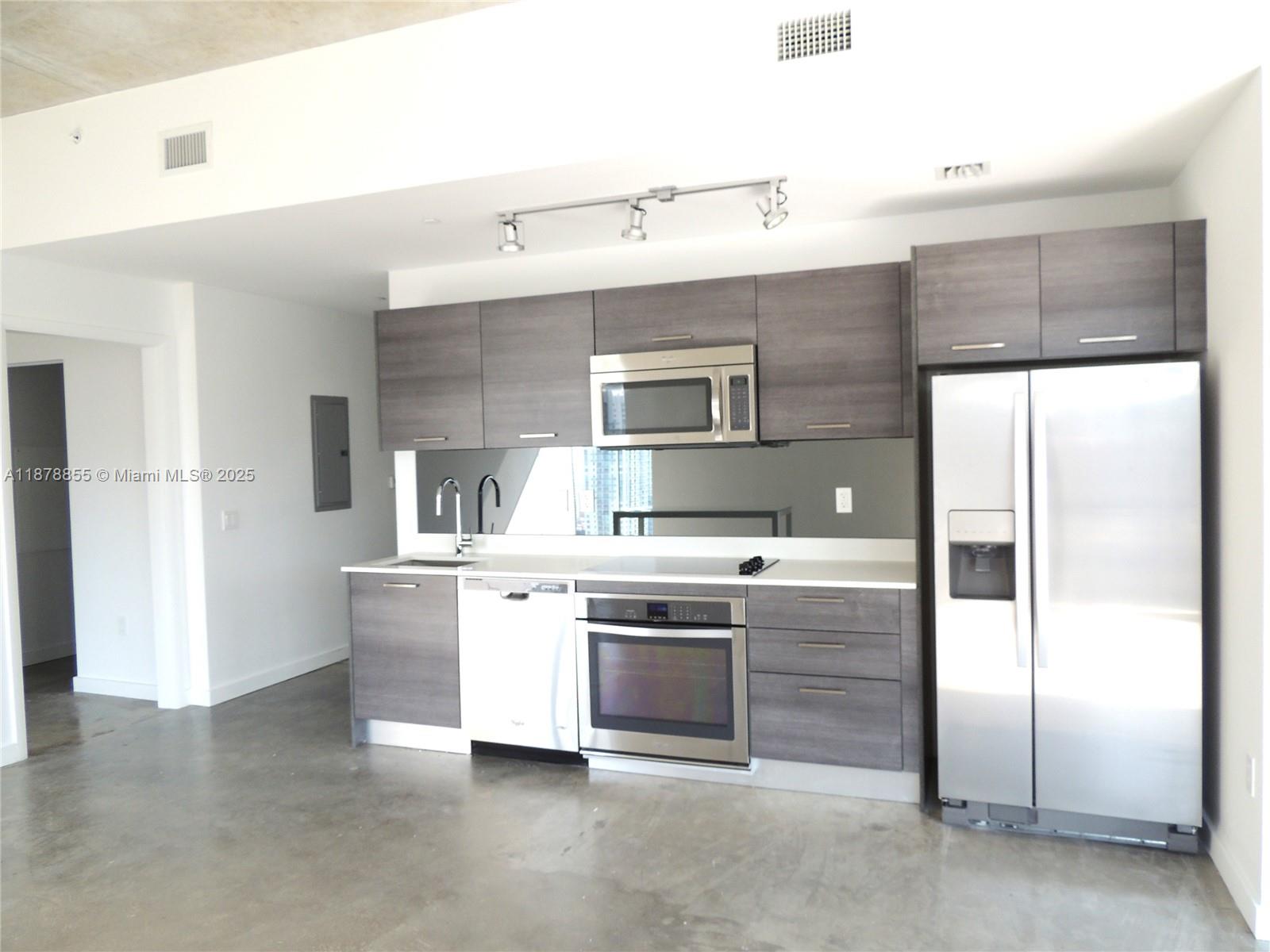 151 SE 1st St #3301, Miami FL 33131