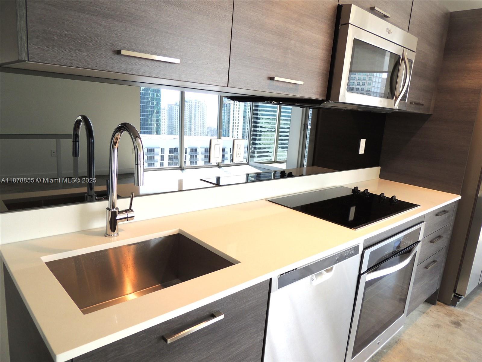 151 SE 1st St #3301, Miami FL 33131