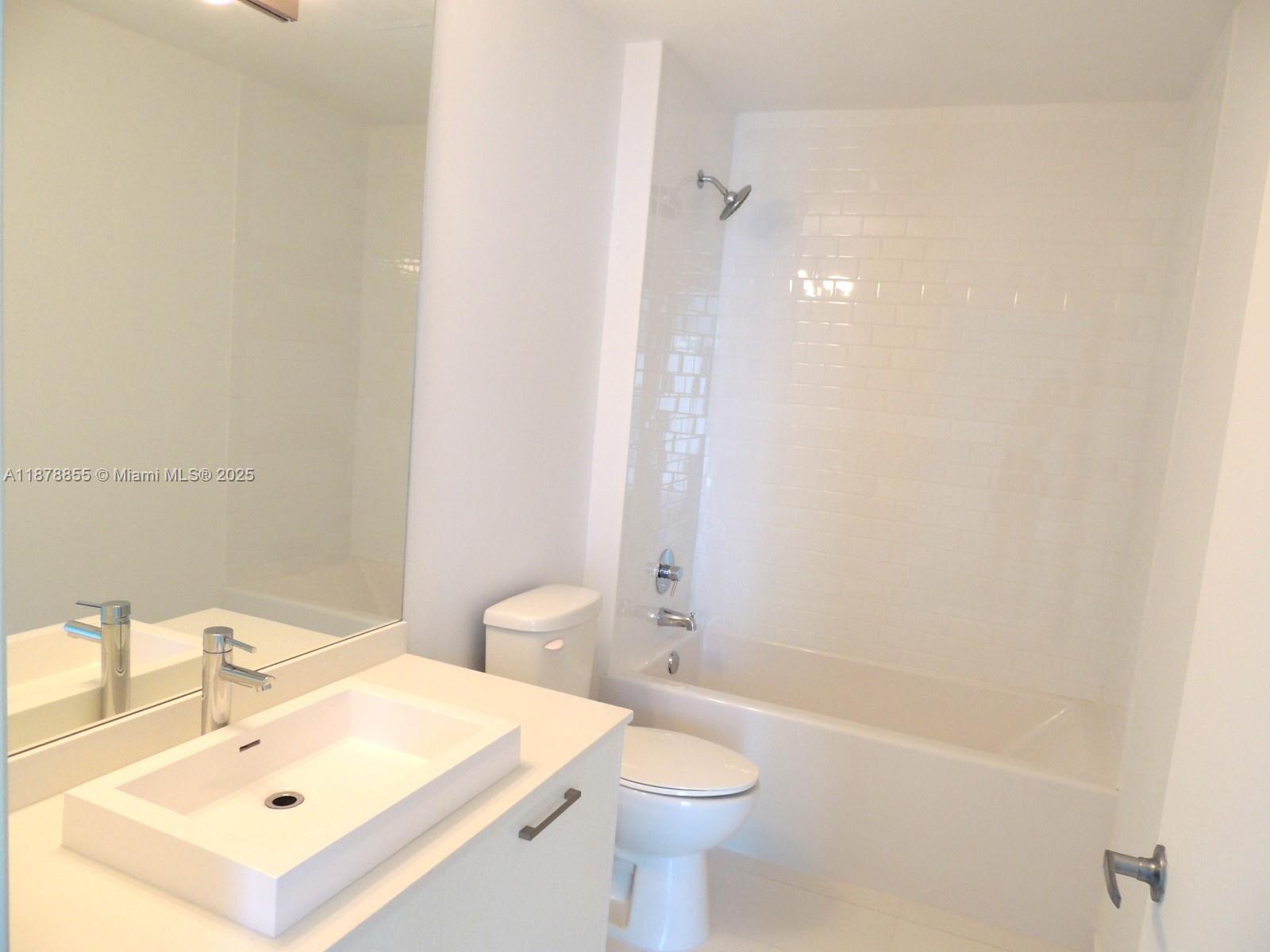 151 SE 1st St #3301, Miami FL 33131