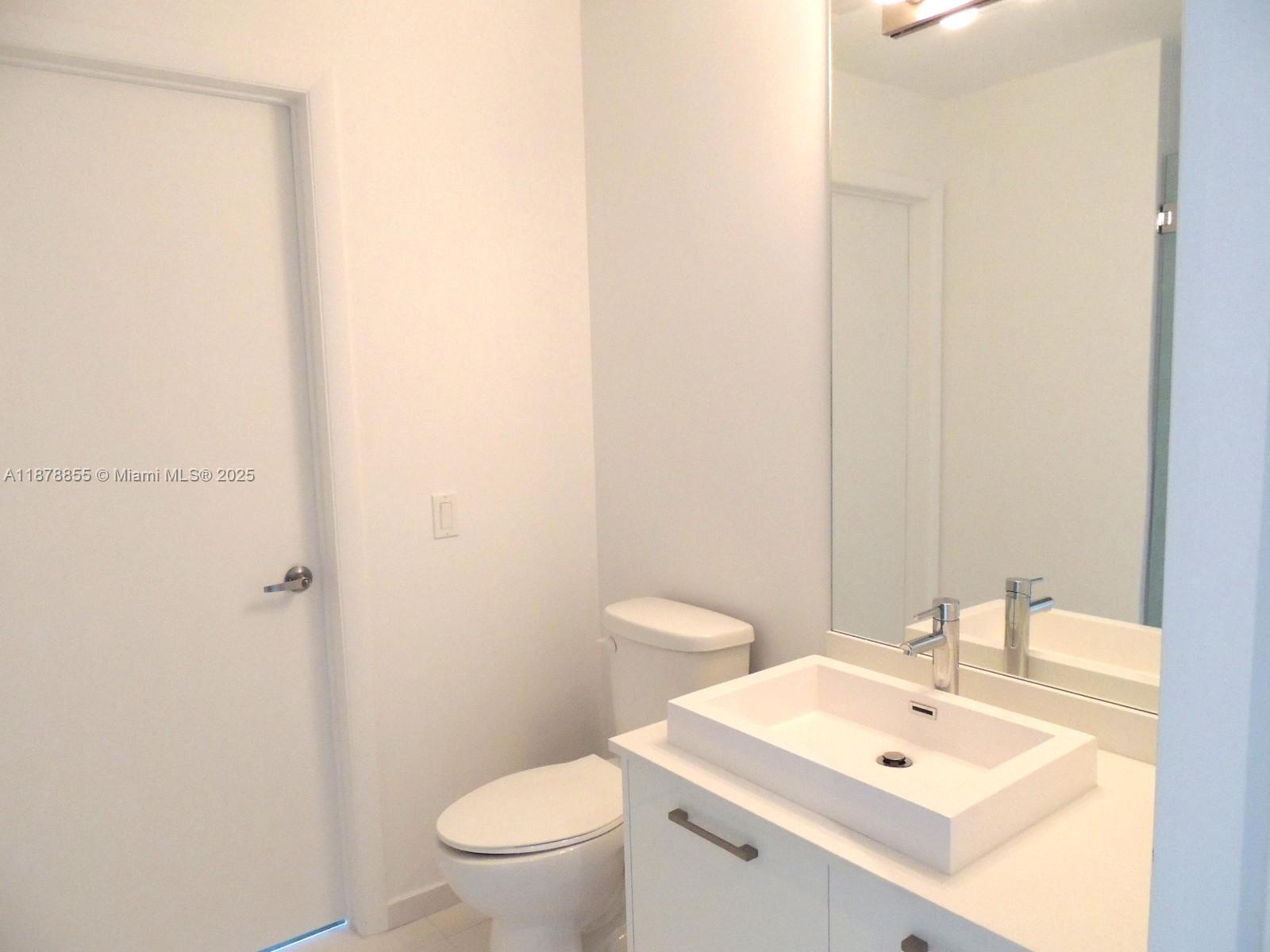 151 SE 1st St #3301, Miami FL 33131