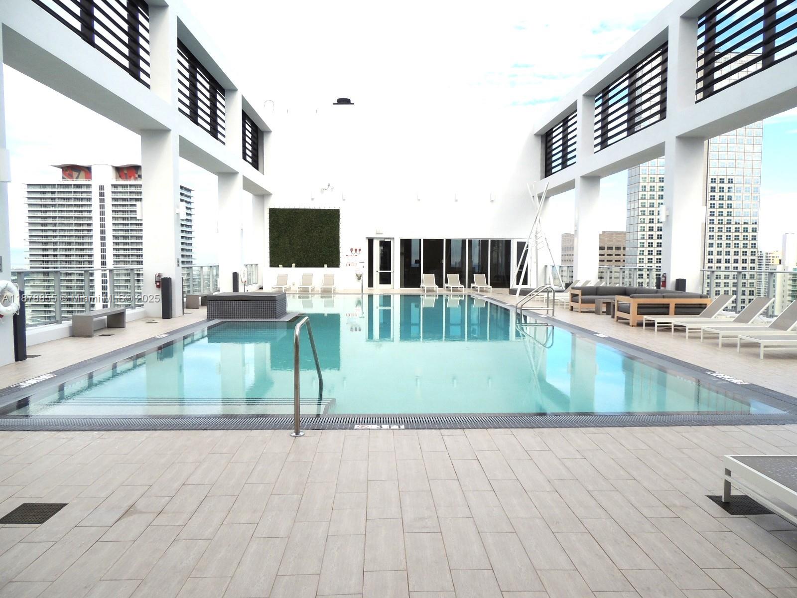 151 SE 1st St #3301, Miami FL 33131
