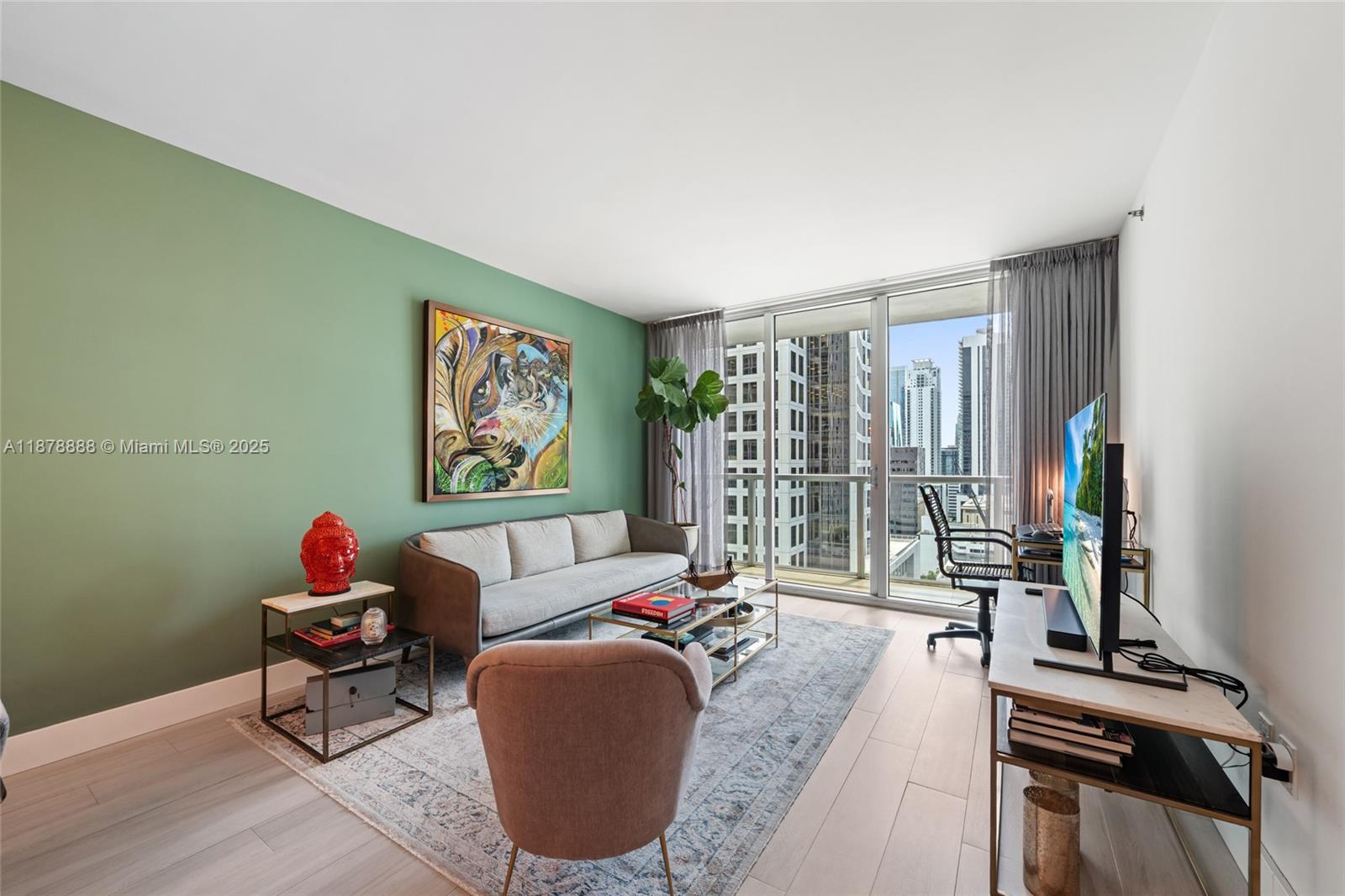 55 SE 6th St #1908, Miami FL 33131