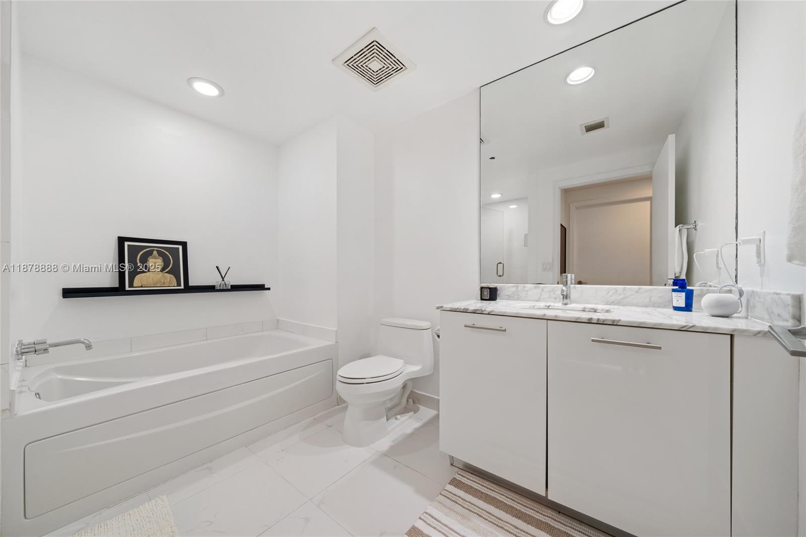 55 SE 6th St #1908, Miami FL 33131