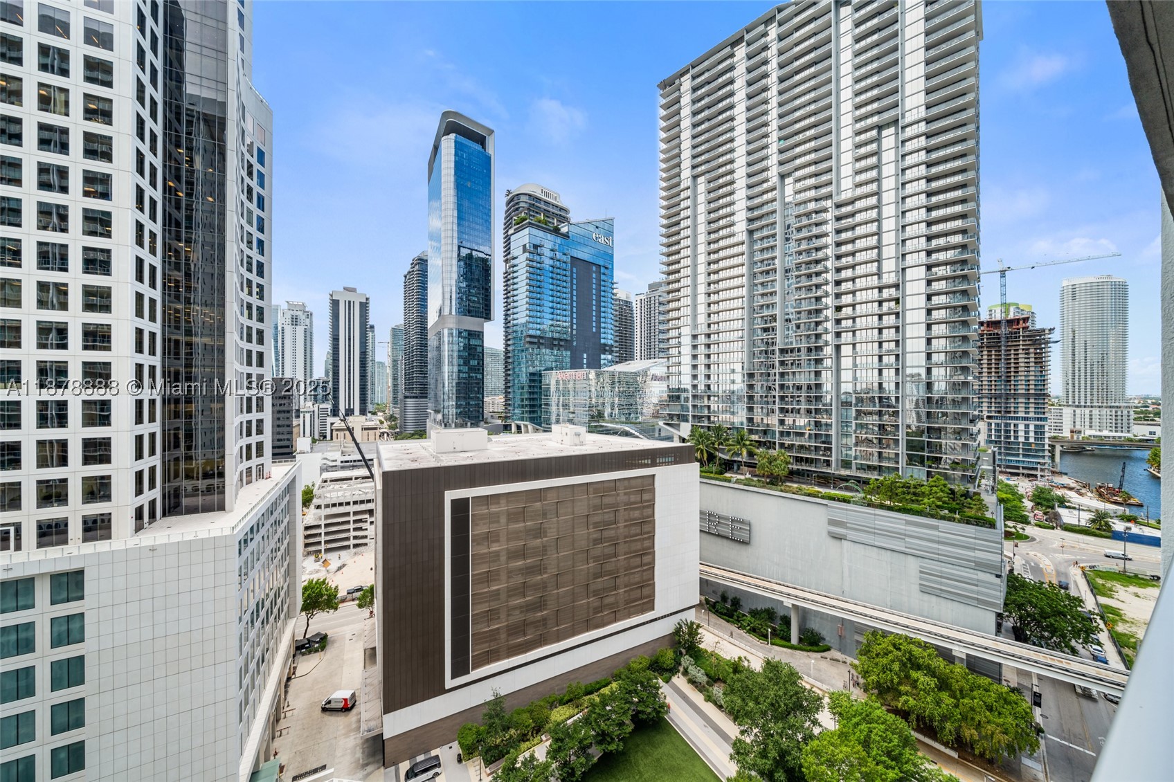 55 SE 6th St #1908, Miami FL 33131