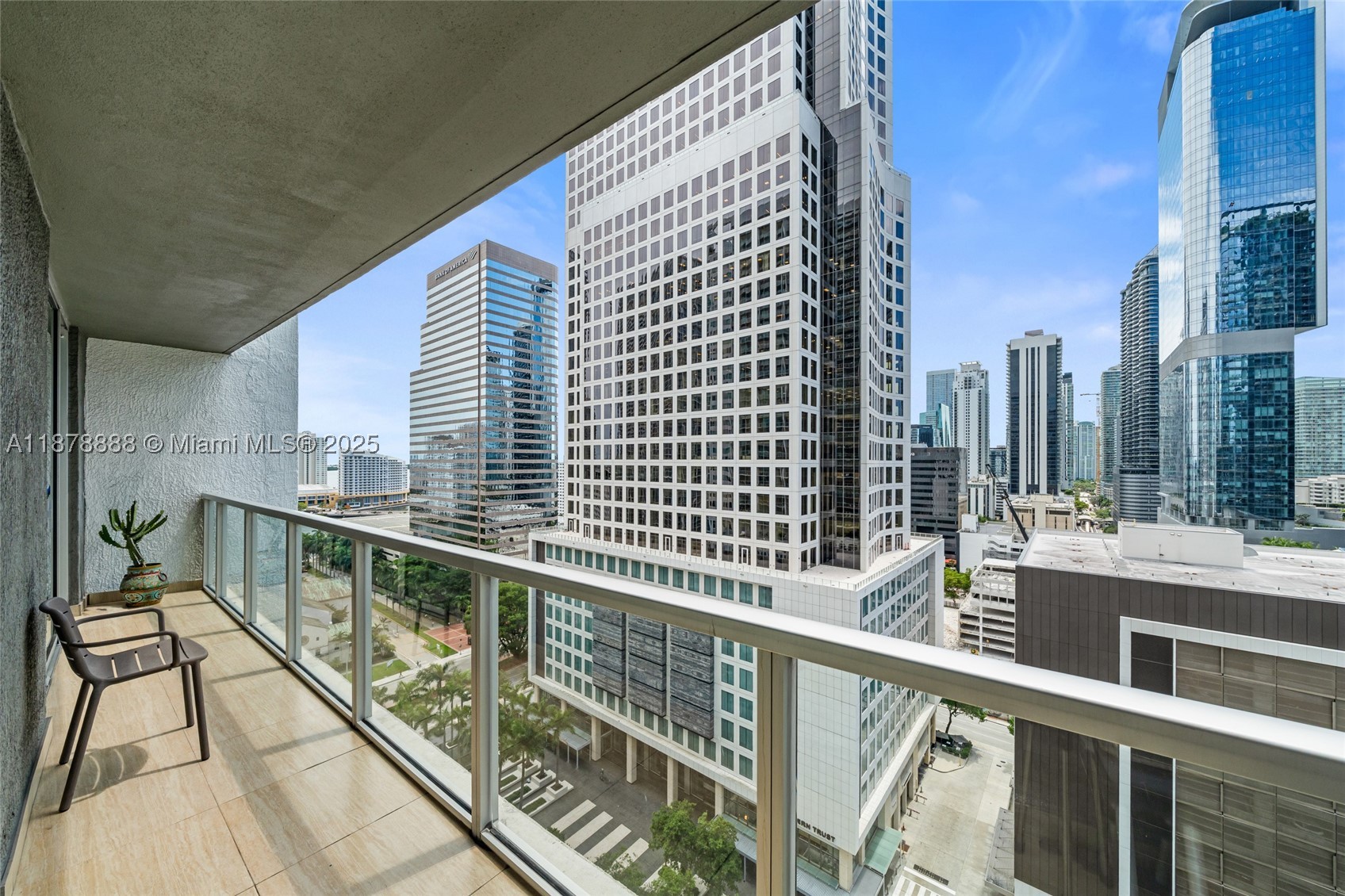 55 SE 6th St #1908, Miami FL 33131