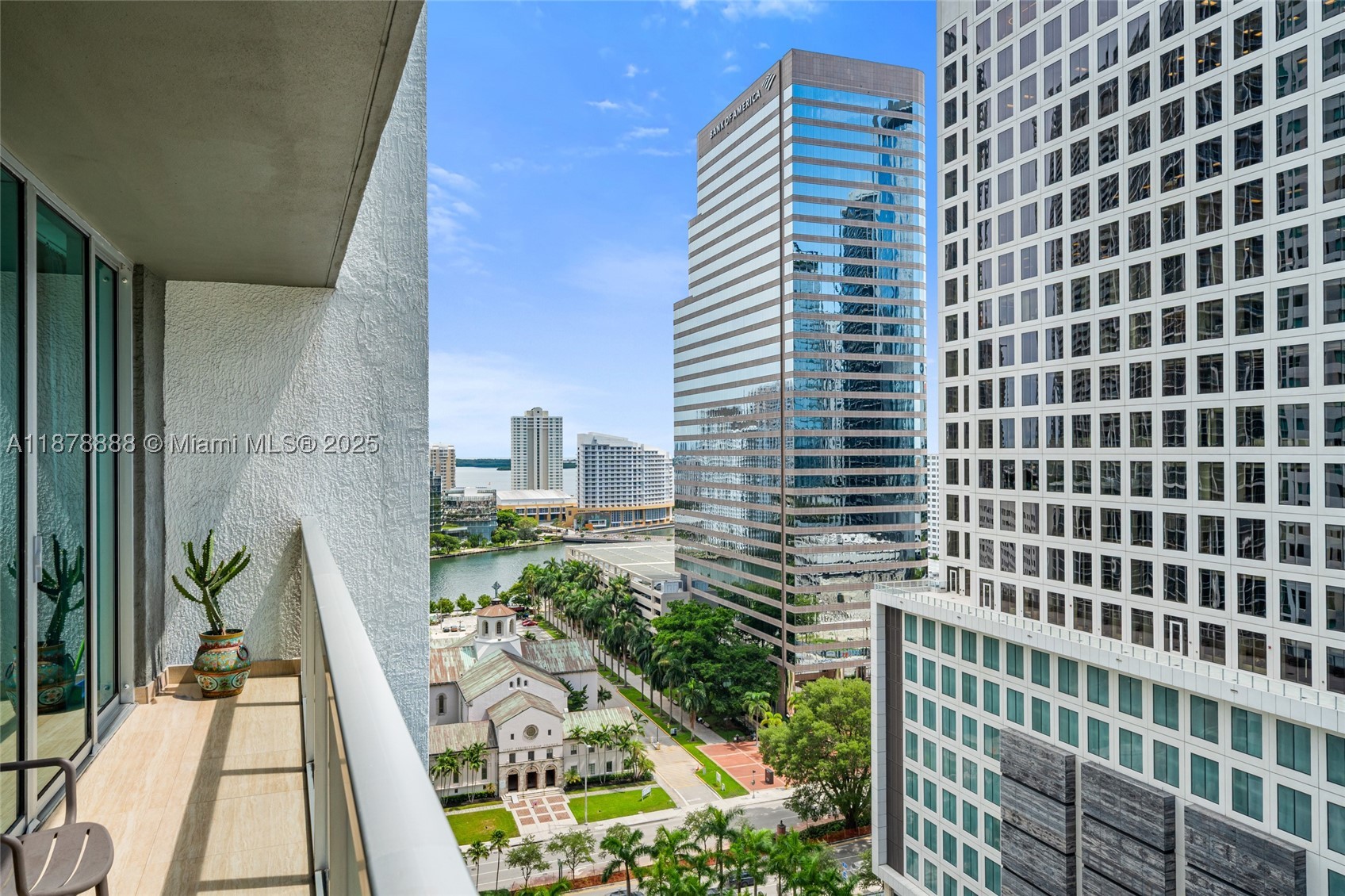 55 SE 6th St #1908, Miami FL 33131