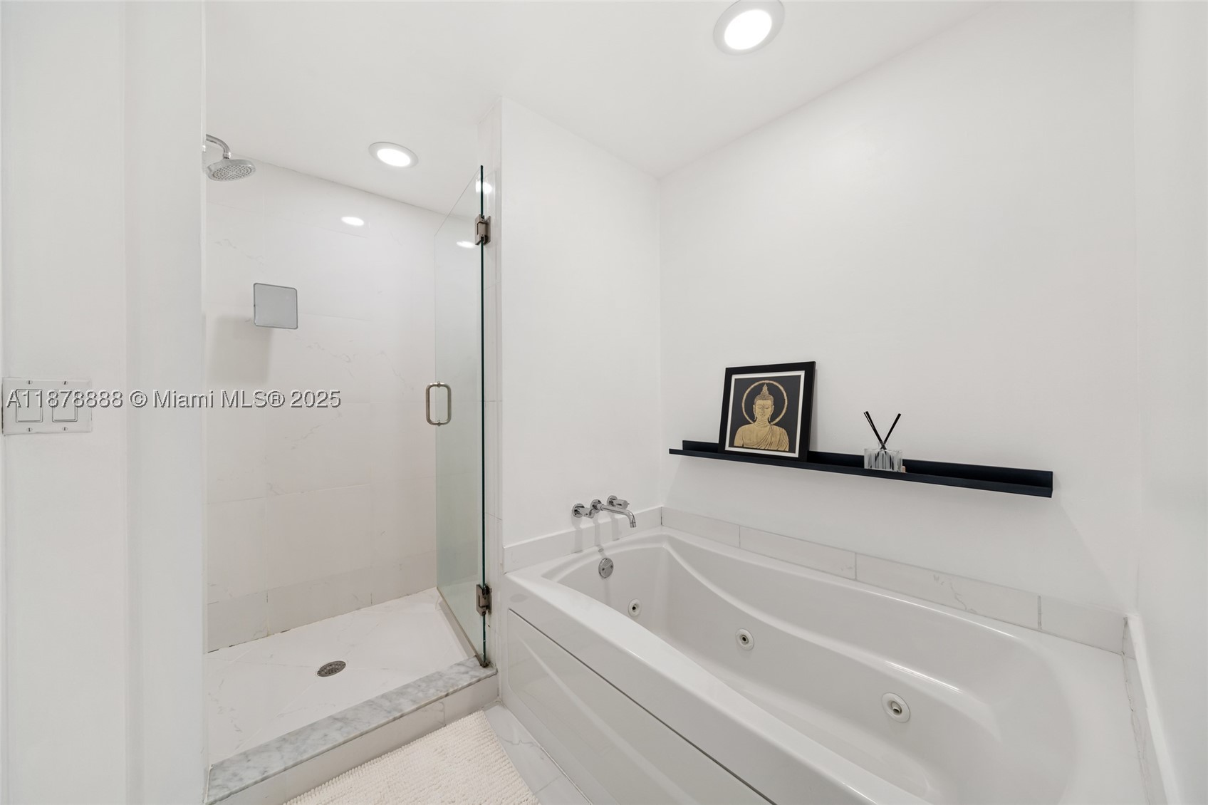 55 SE 6th St #1908, Miami FL 33131