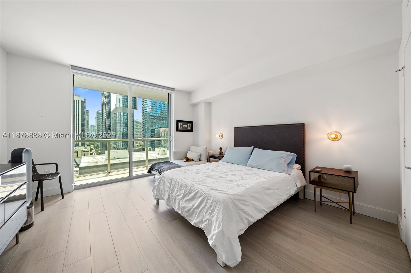 55 SE 6th St #1908, Miami FL 33131