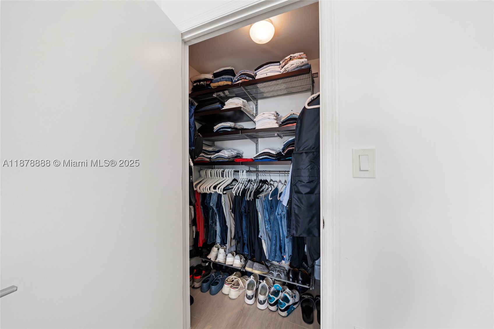 55 SE 6th St #1908, Miami FL 33131