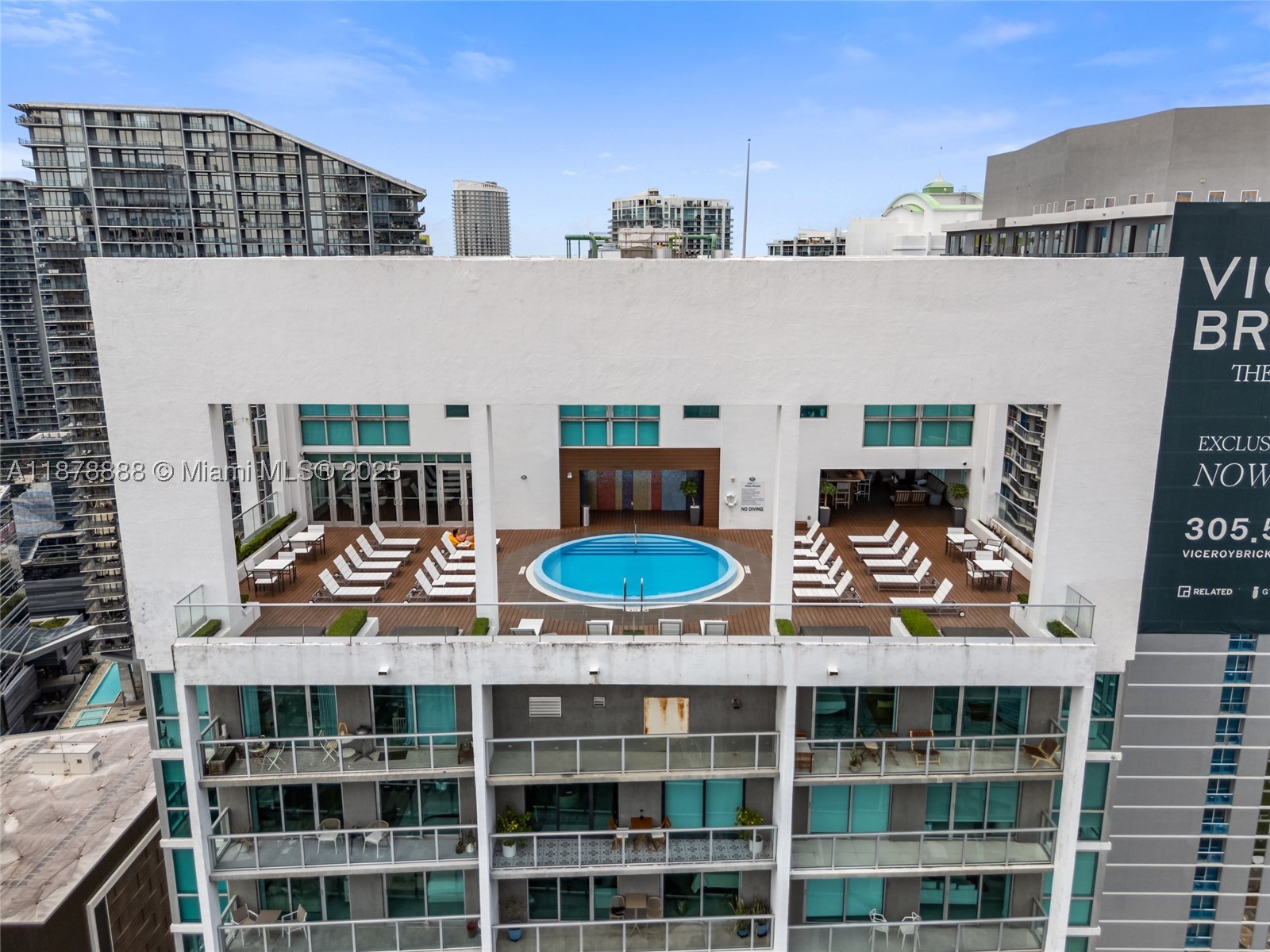 55 SE 6th St #1908, Miami FL 33131