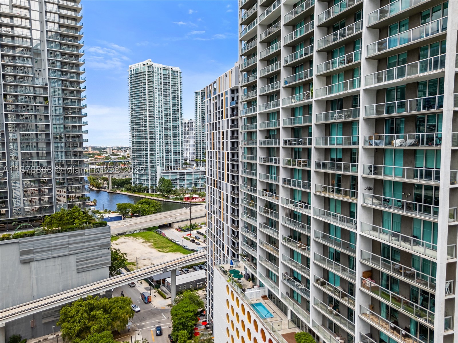 55 SE 6th St #1908, Miami FL 33131