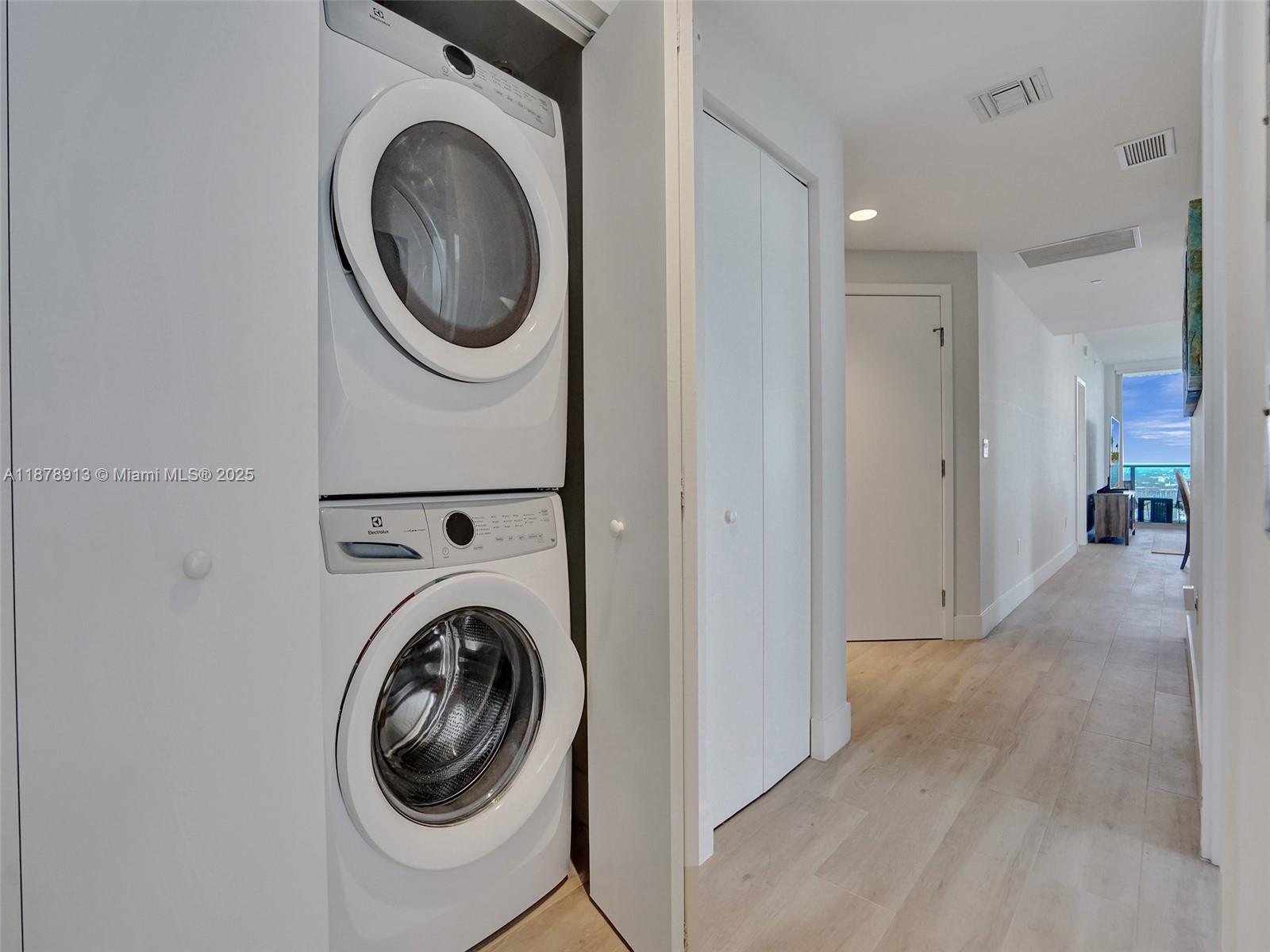 16385 Biscayne Blvd #2107, North Miami Beach FL 33160