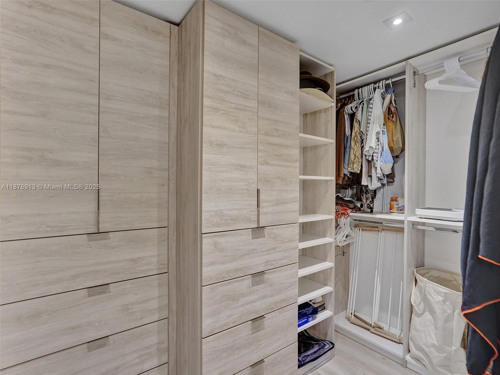 16385 Biscayne Blvd #2107, North Miami Beach FL 33160