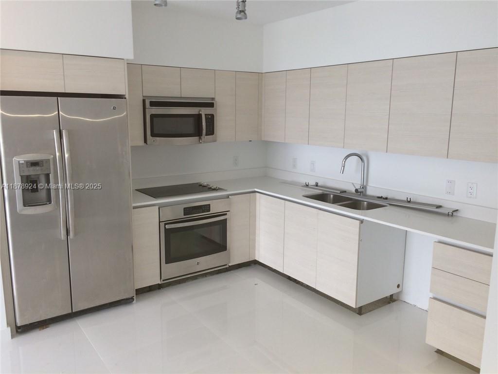 4250 Biscayne Blvd #915, Miami FL 33137